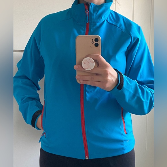 Stormtech Ladies Jacket - Picture 4 of 11